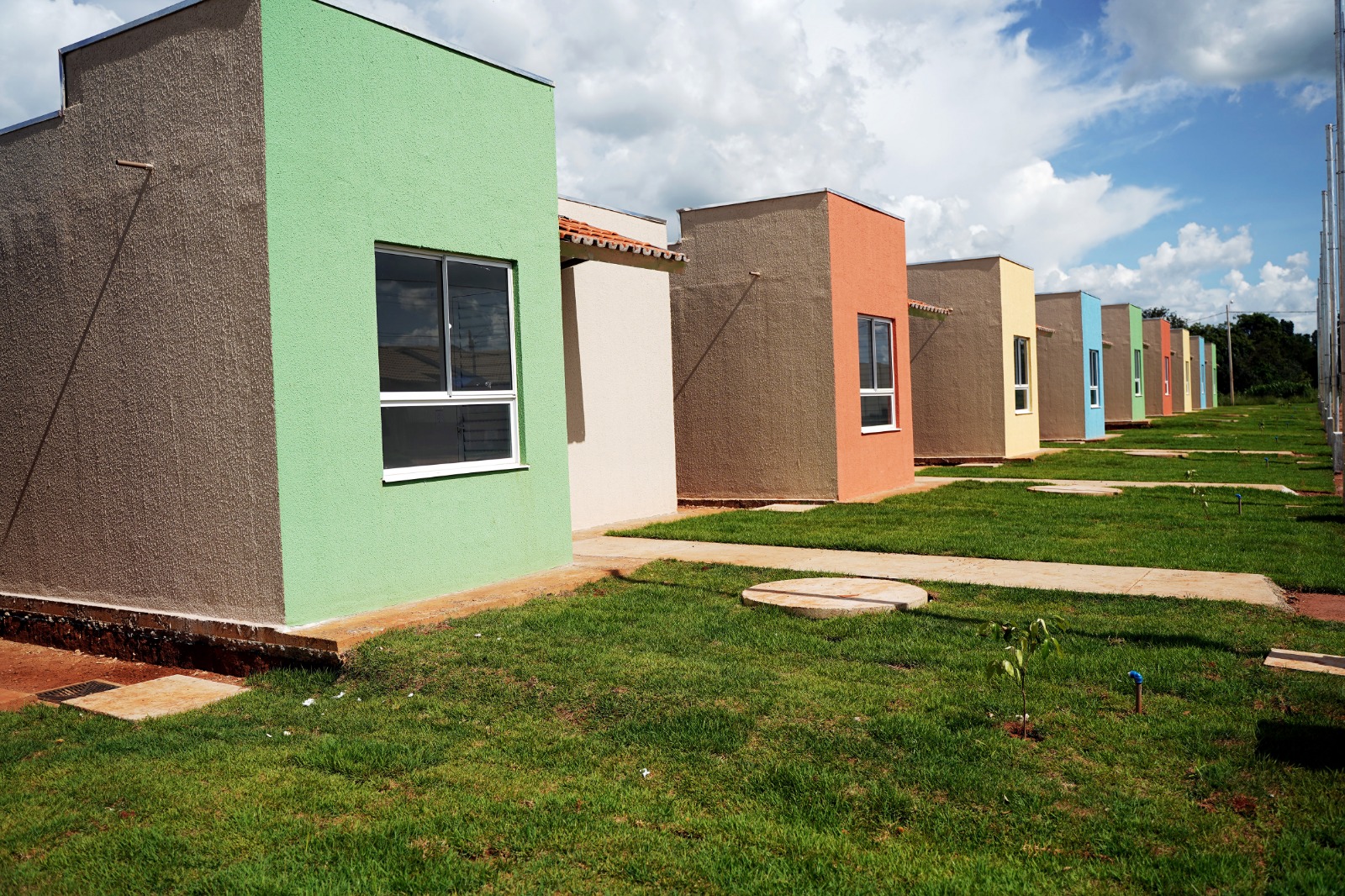 Casas a custo zero em processo de finalização em Rio Verde: mais de 1,3 mil moradias serão entregues nos 30 primeiros municípios