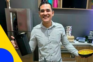 "Costumo cozinhar bastante. Não só cozinhar para nós aqui de casa, mas para os meus amigos e familiares quando eles têm a oportunidade de estar aqui. A cozinha é um local em que me encontro”, disse o especialista em feijoada, galinha caipira e baião de dois.